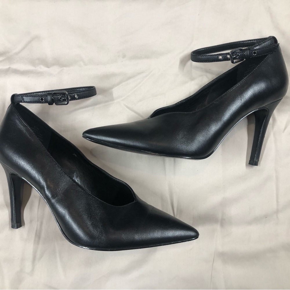 Nine West Black Pointed-Toe Ankle-Strap Heels